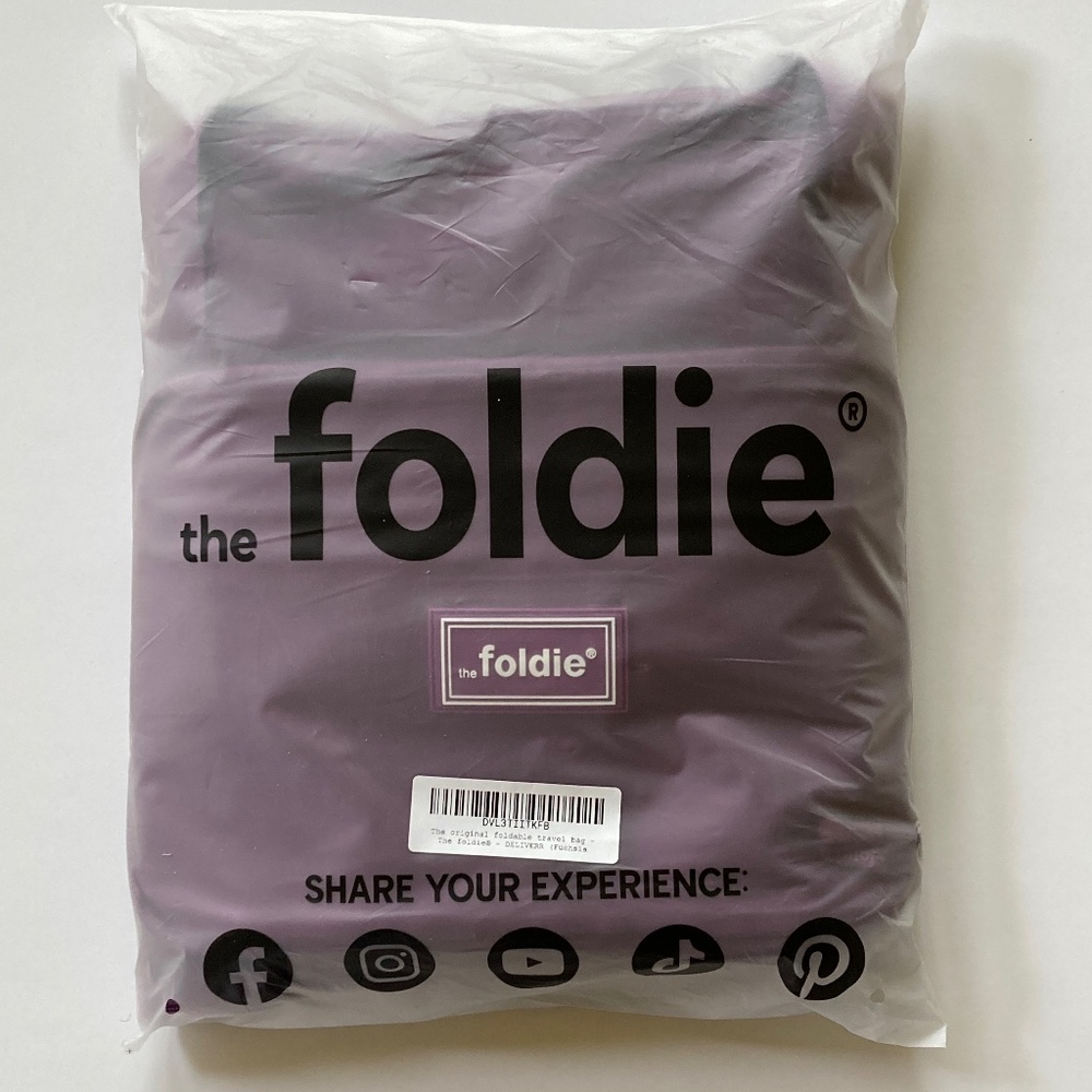 The Foldie 3.0 Expandable Foldable Travel Bag/Fuchsia/NEW IN ORIGINAL PACKAGE!!!